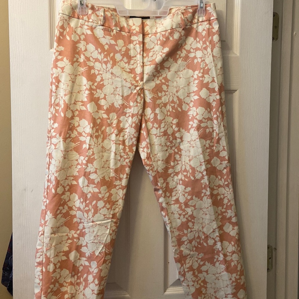 NWT! Ladies TALBOTS Signature PEACHY PINK Floral CROP PANTS ~ Size 12
